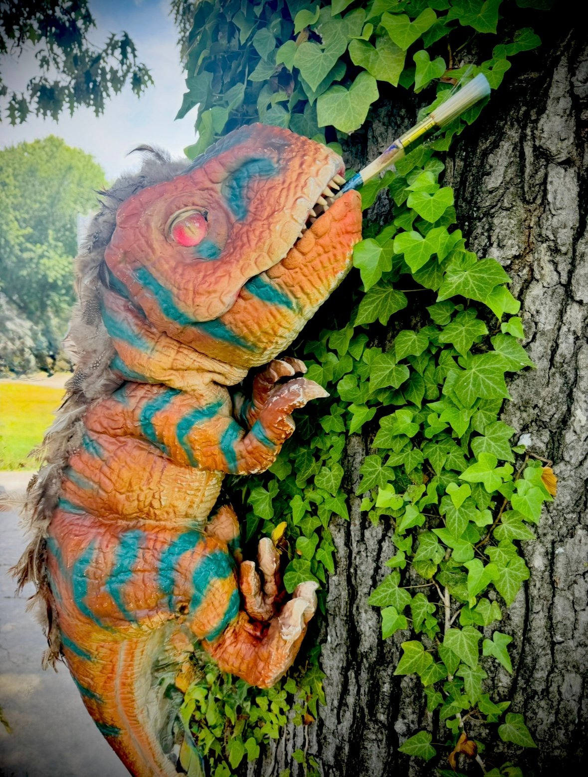 Spike the Deinonychus dinosaur artist