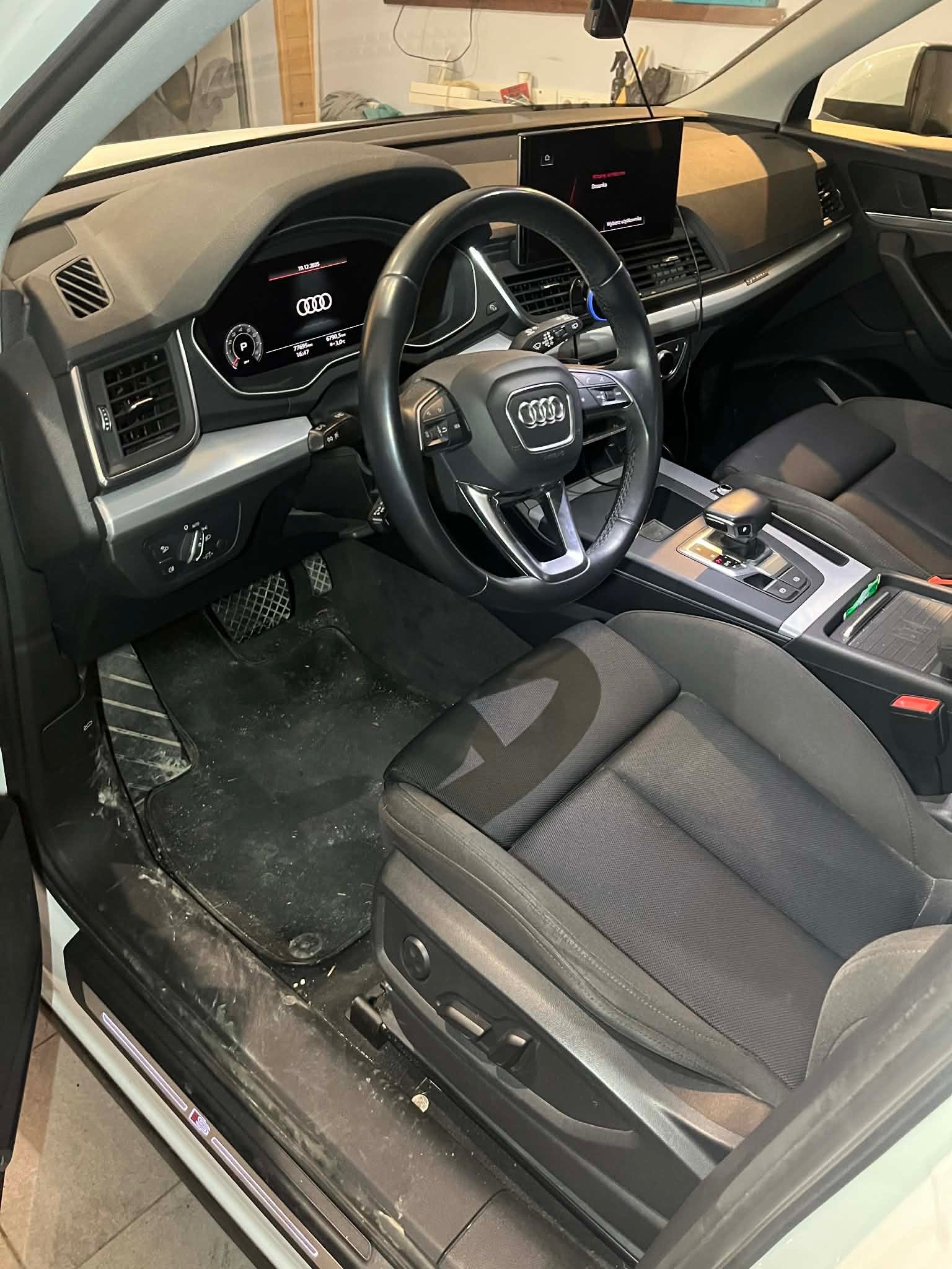 Samochód przed detailingiem