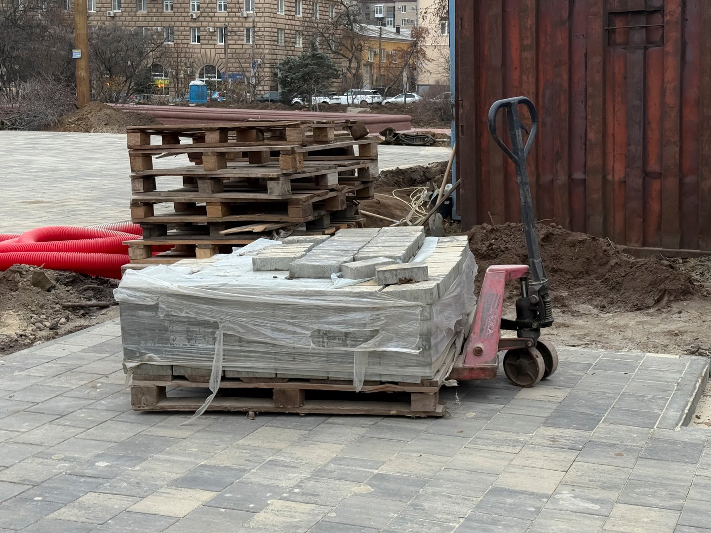 Construction materials staging