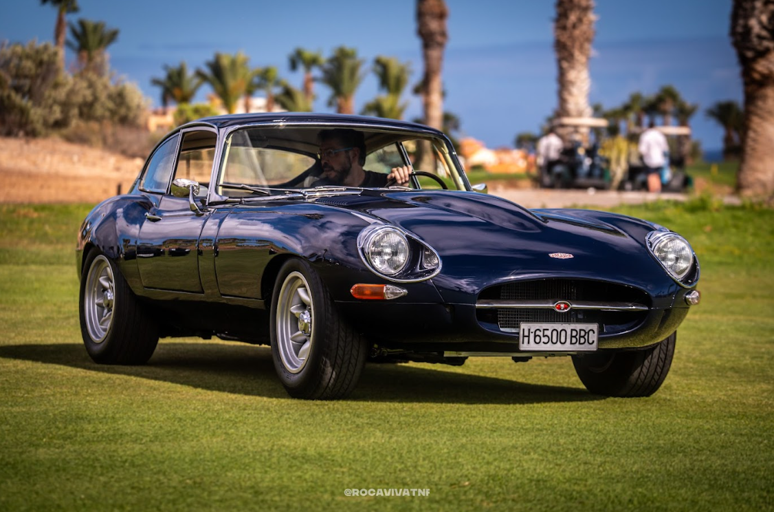 Autobello evento showcase automóviles elegantes