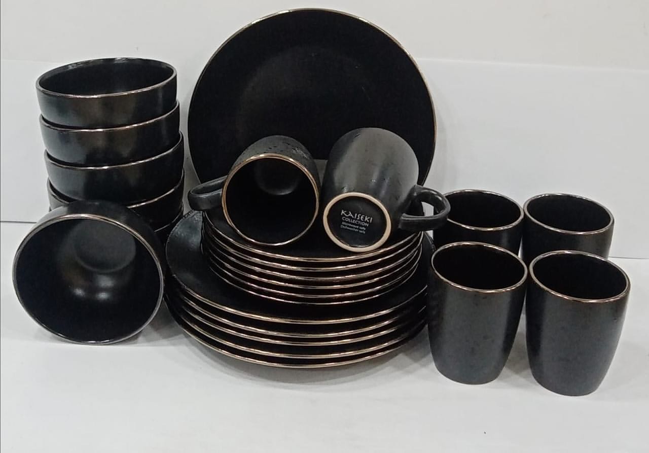 Black Dinner Set