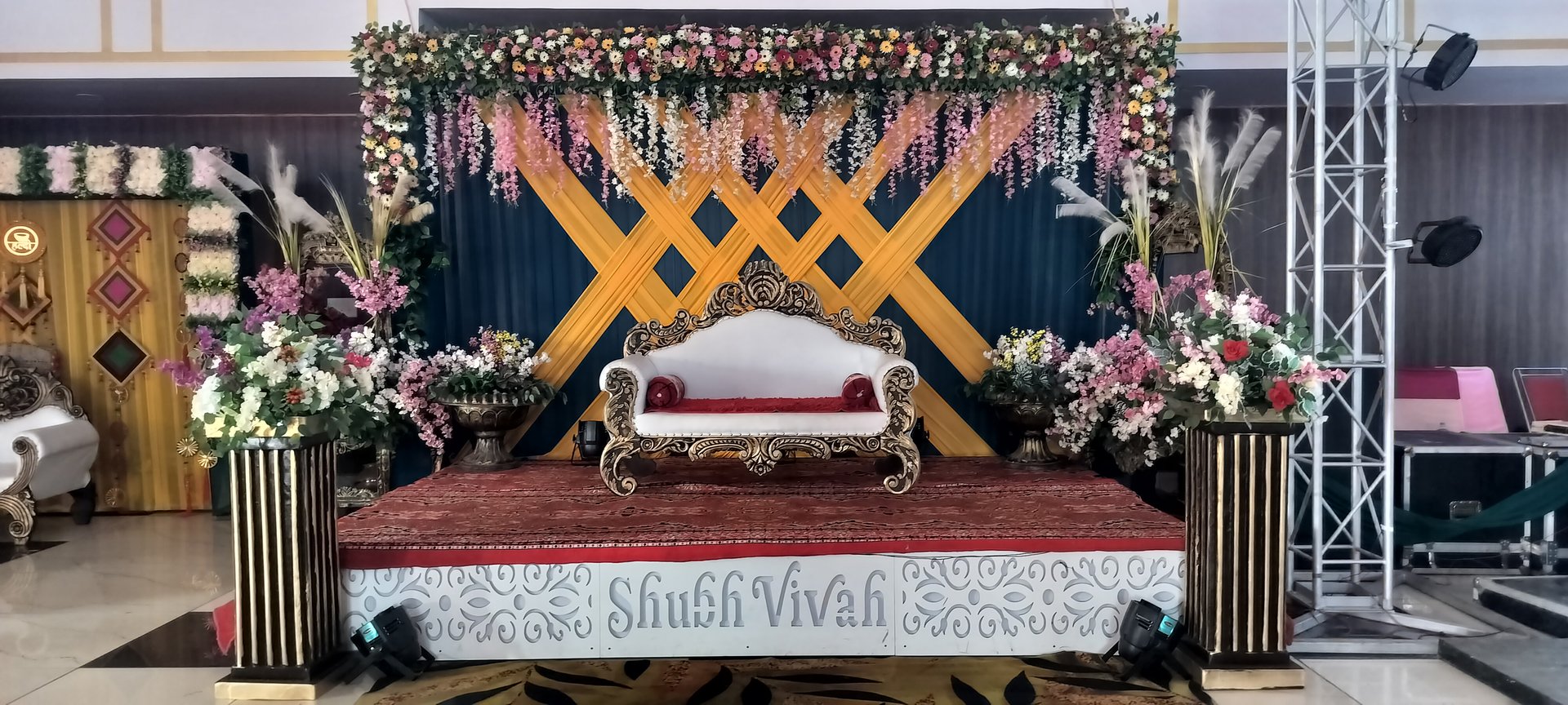 indoor luxurly wedding ceremony backdrop hamirpur himachal pradesh