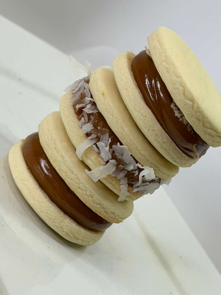 Temptations by Mary custom cake