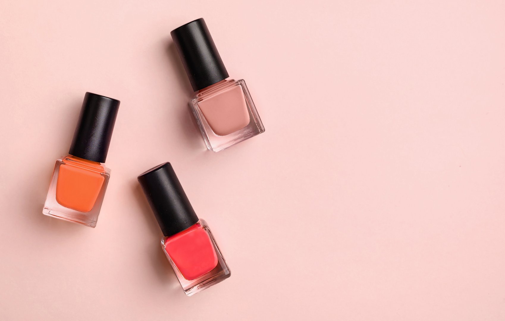 Esmaltes en tonos violeta, magenta y rosa