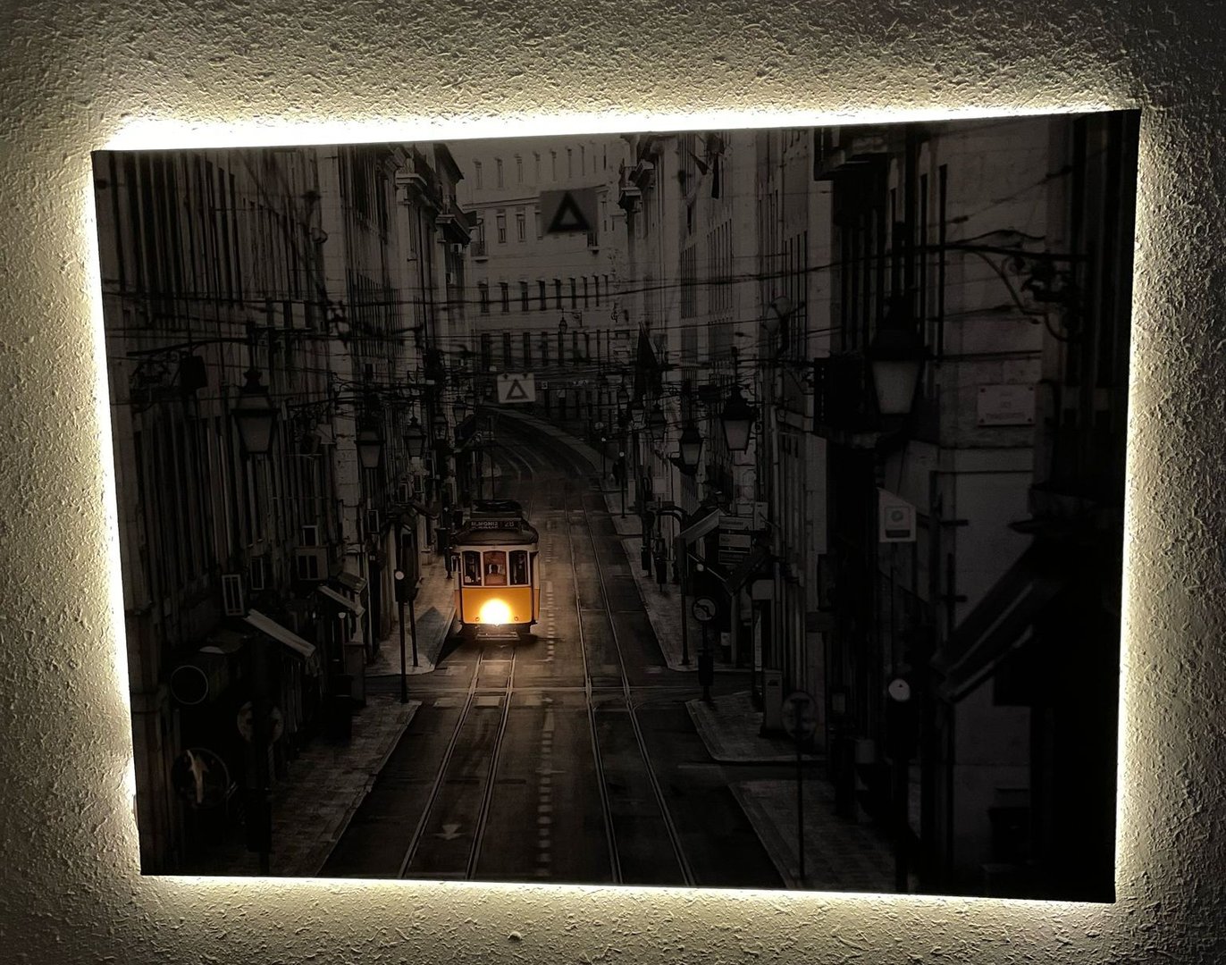 Spotlight podsvícené obrazy