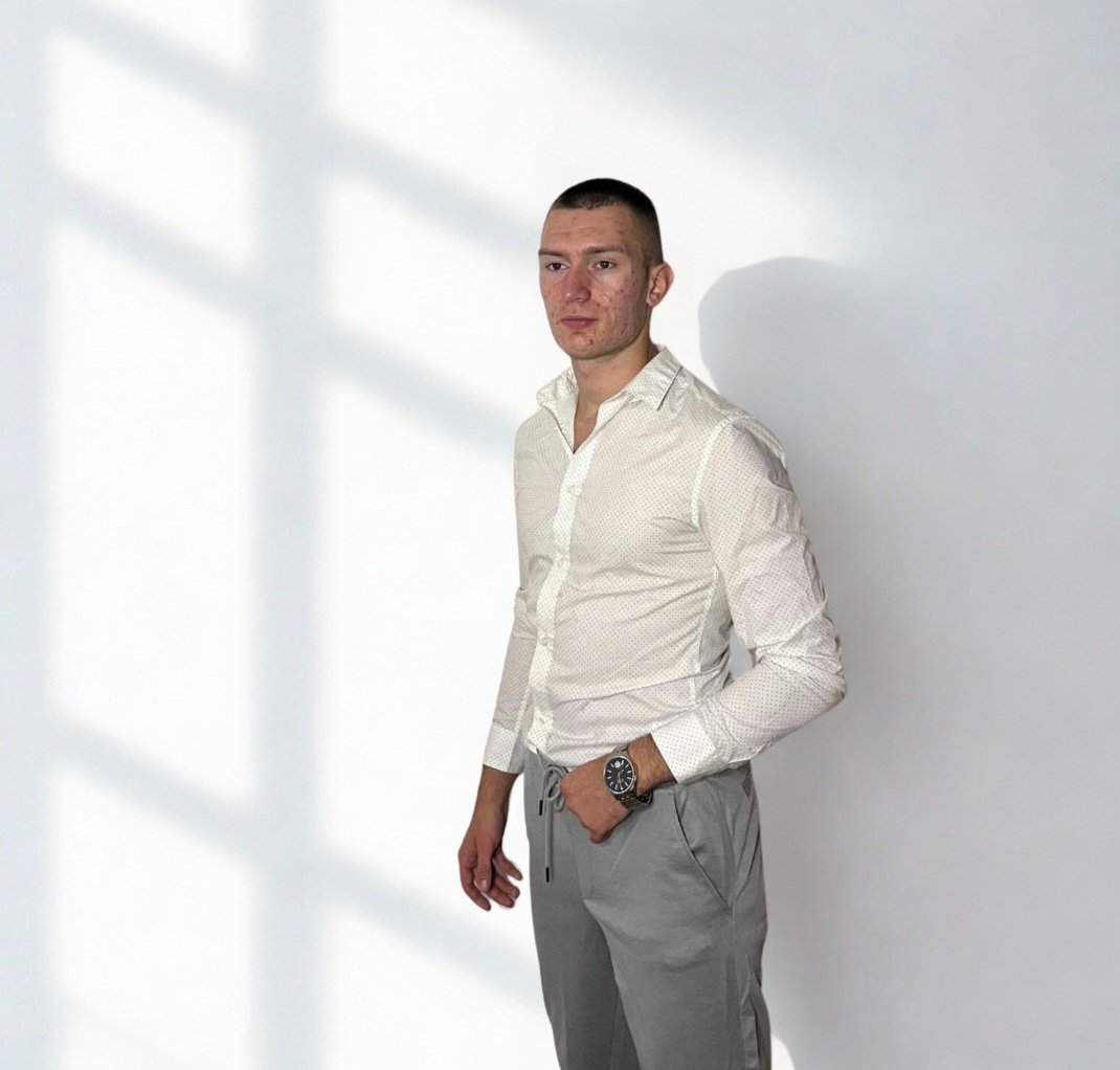 Max Starnovsky - Spezialist für Webdesign, Google Ads und Automatisierung