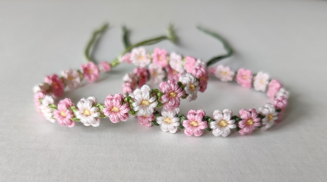 Pulseras artesanales de macramé hechas a mano