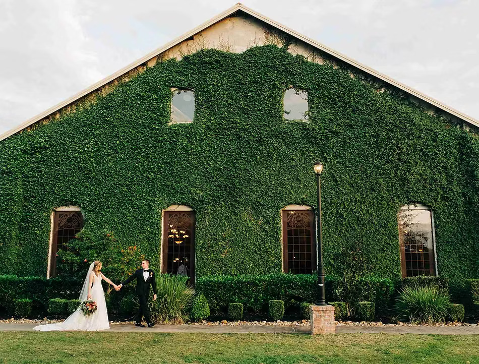 Olde Dobbin Station wedding venue exterior