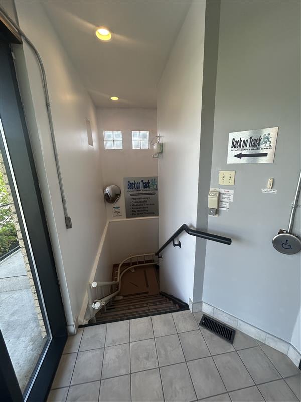 Front entrance of Manotick clinic at Back on Track Physiotherapy