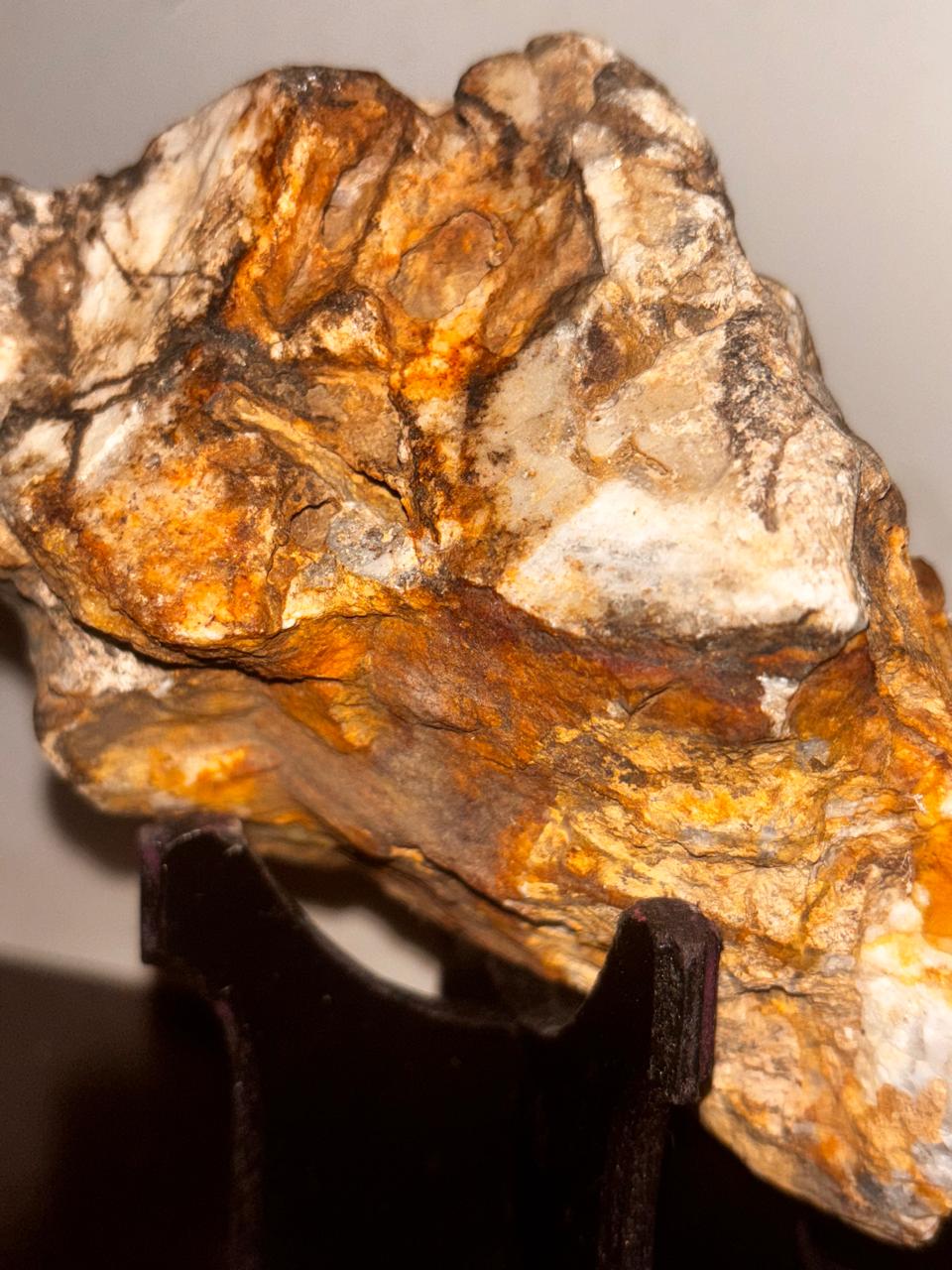 Meteorito Extraordinario de África con Metales Preciosos - 1,970g cósmico