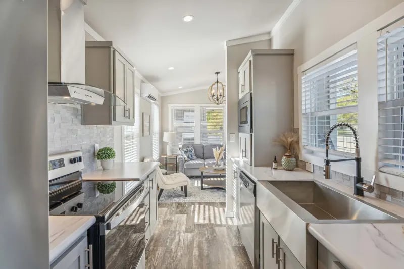 Champion 520MS Kitchen