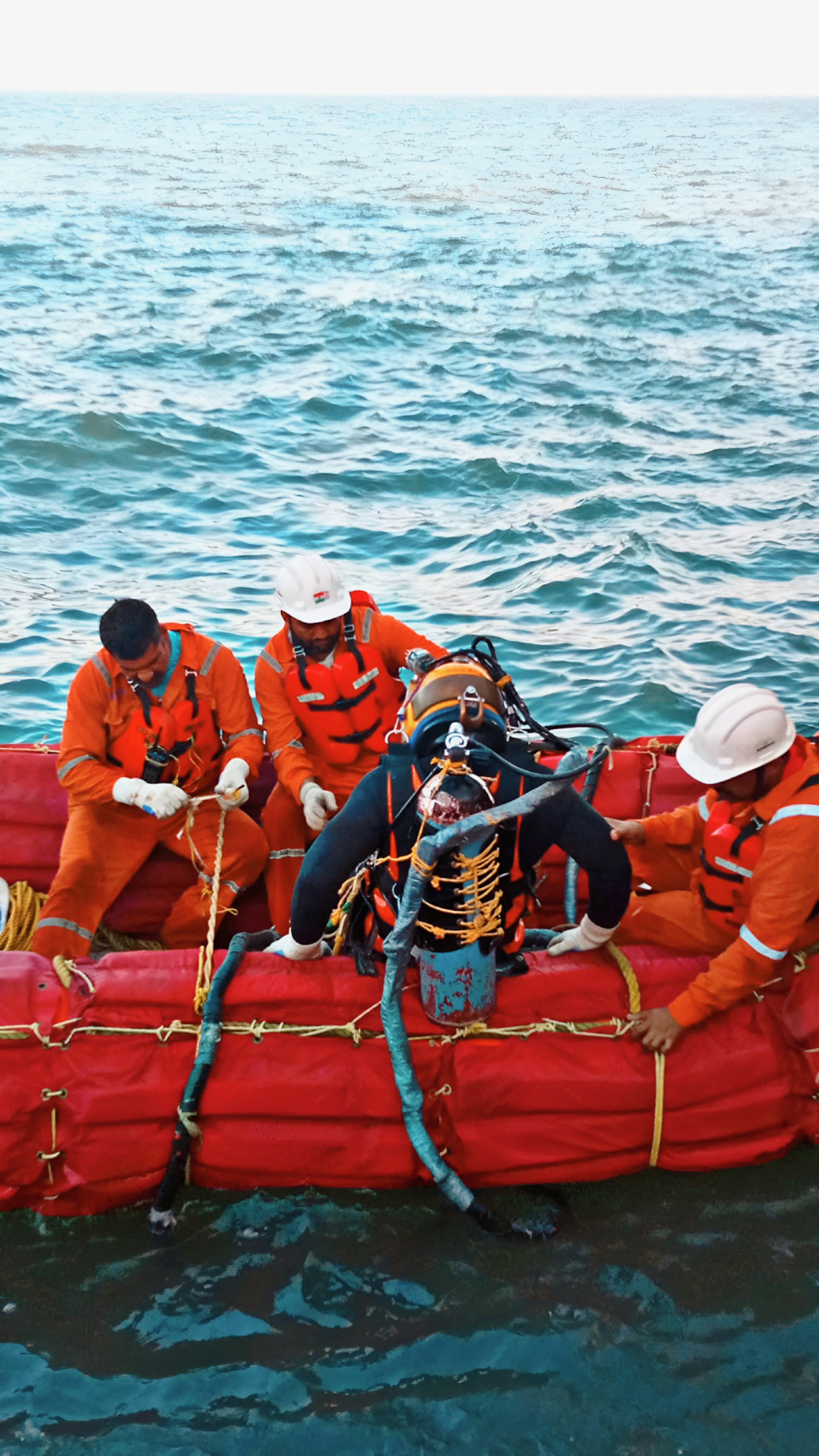 Emergency vessel salvage and recovery operation in South Florida
