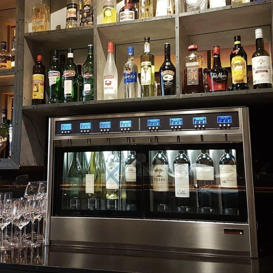Dispensador WineEmotion modelo versátil