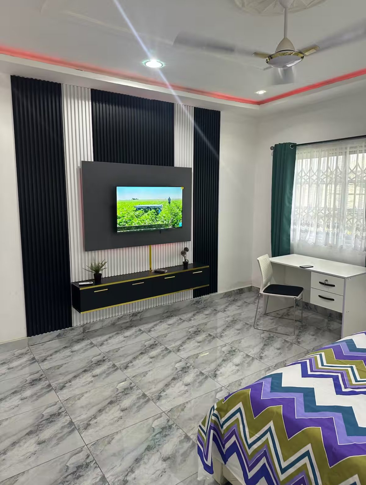 JT Ensuite Room interior