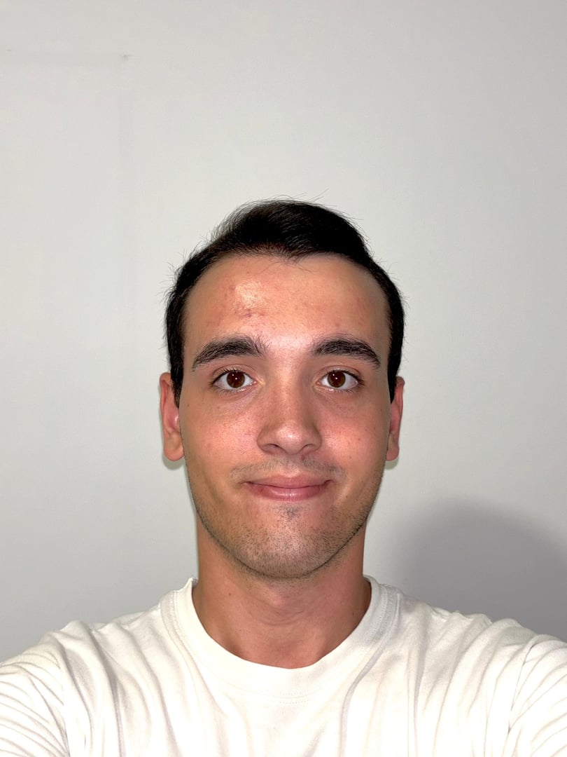 Eduard - Photographer and Designer at RocaViva