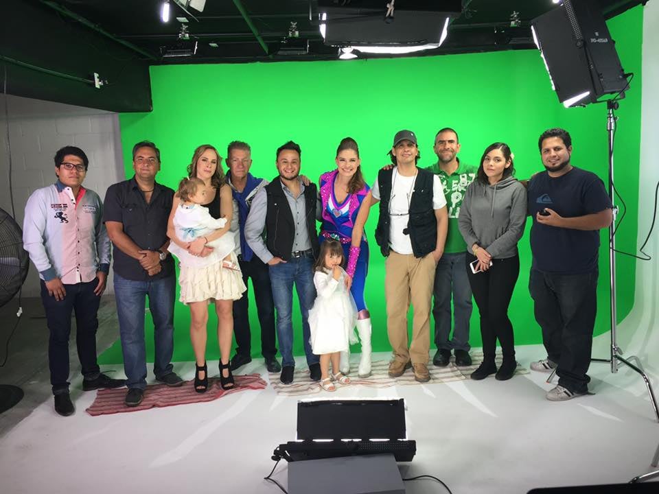 Evento profesional con sistema completo de audio y video