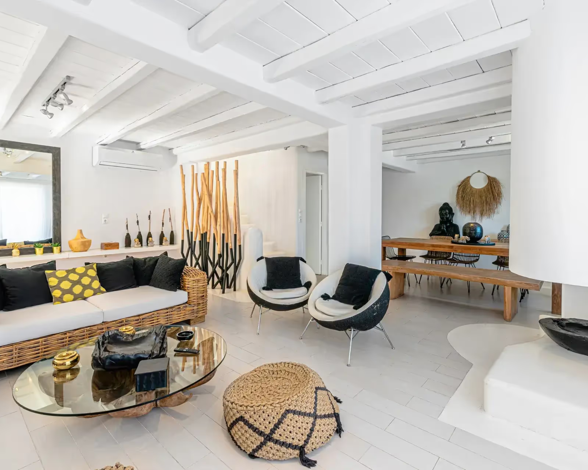 Villa Toula II outdoor lounge area