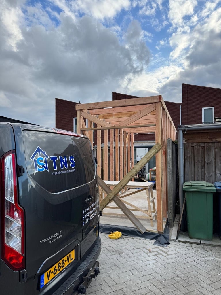 Houten constructie uitbouw project Oss