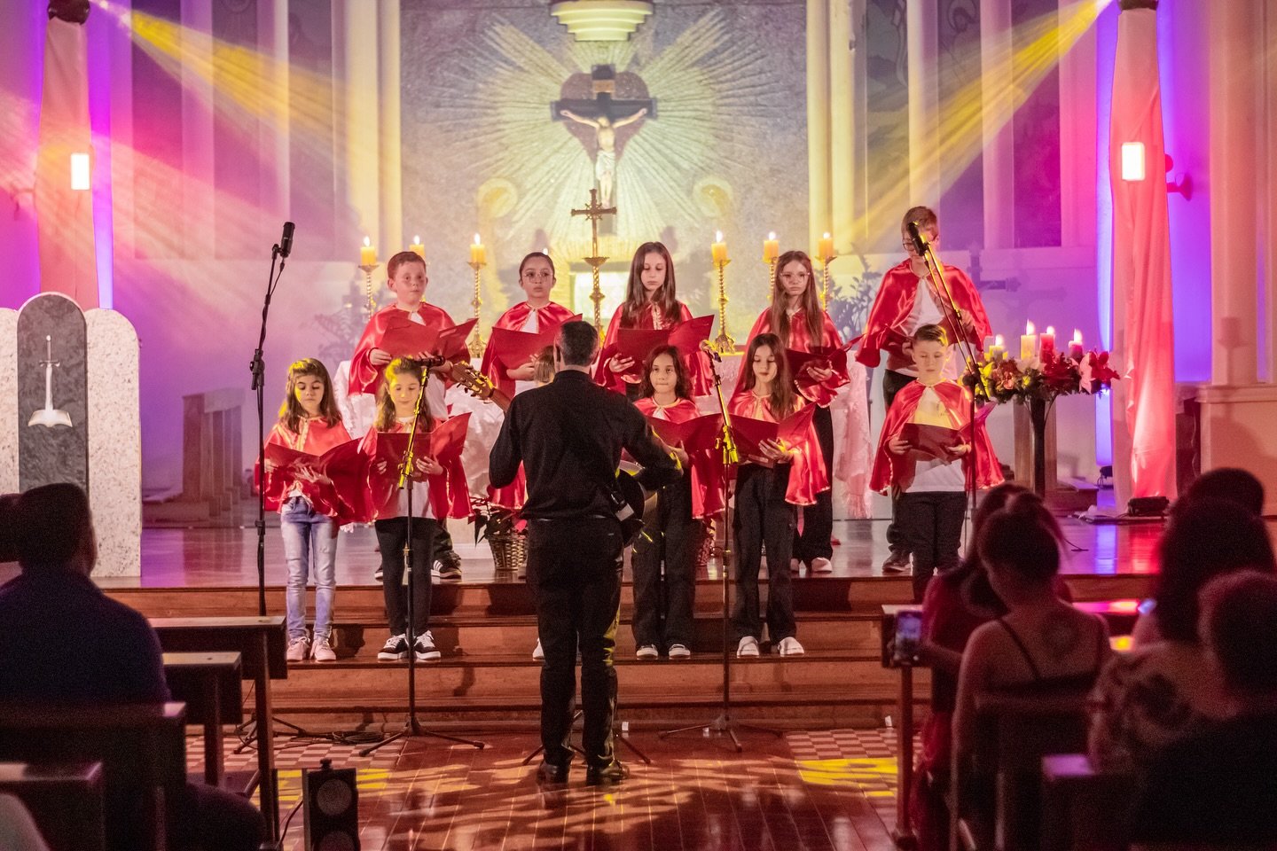 Coro litúrgico da Paróquia Nossa Senhora Auxiliadora em celebração