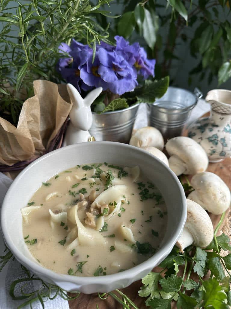 Pieczarkowa z makaronem