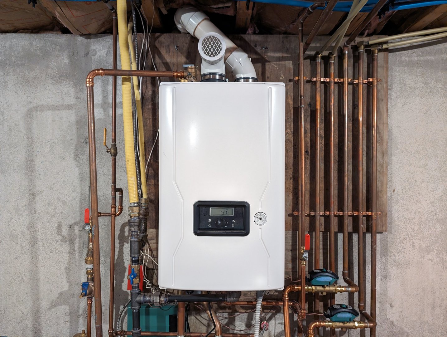Professional boiler maintenance technician in Toronto