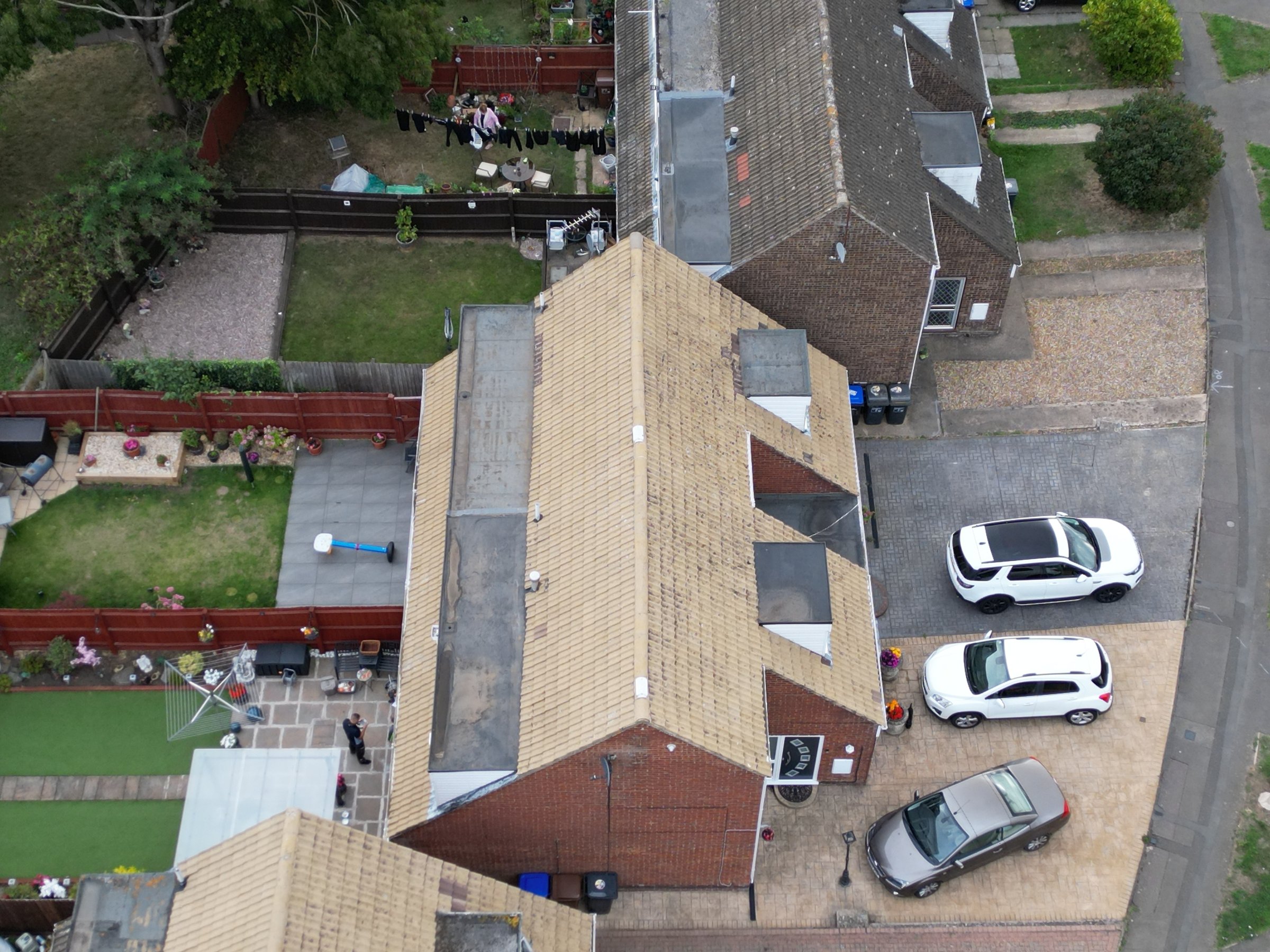 Roof cleaning service