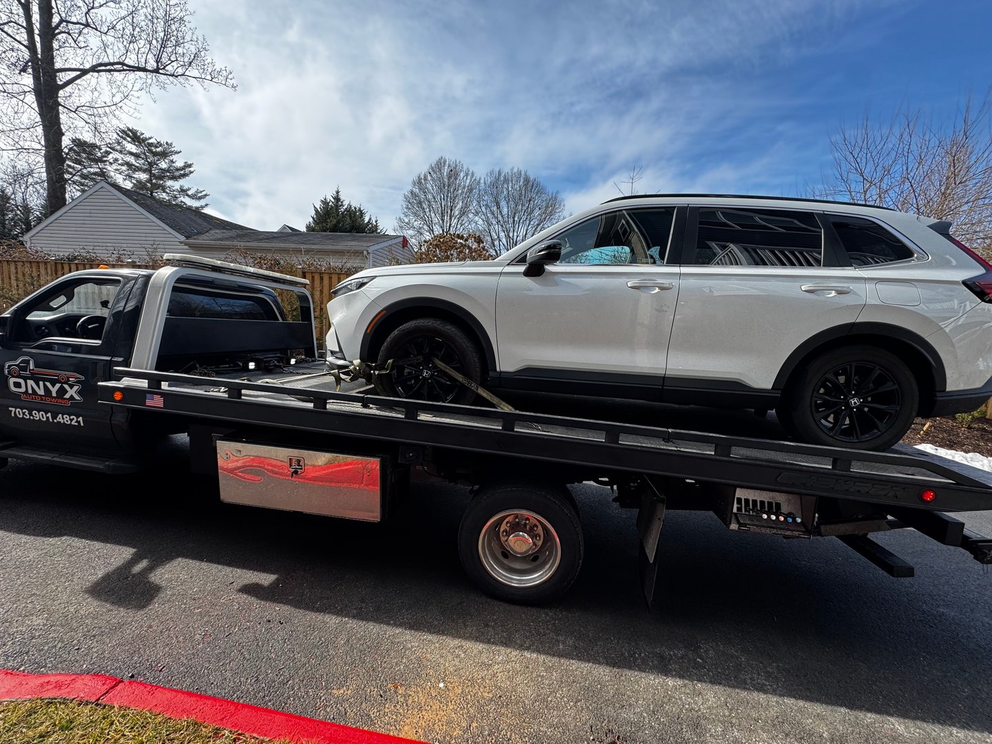 Onyx Auto Towing recovery truck
