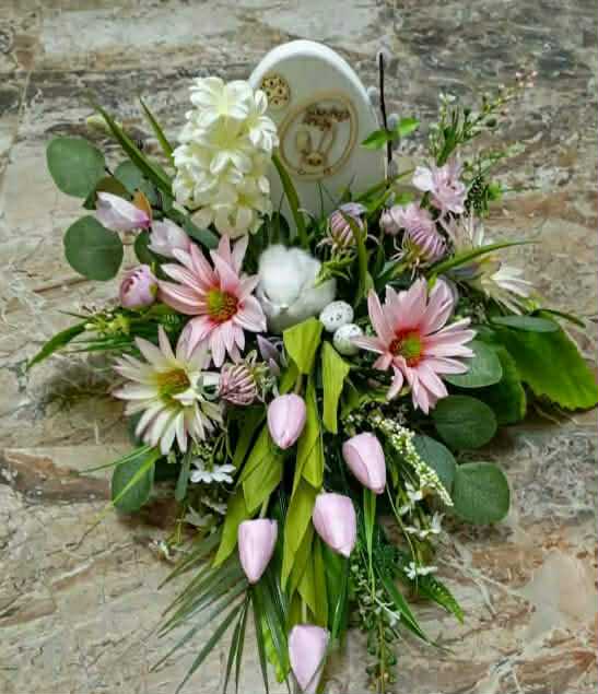 Wielkanocna kompozycja kwiatowa