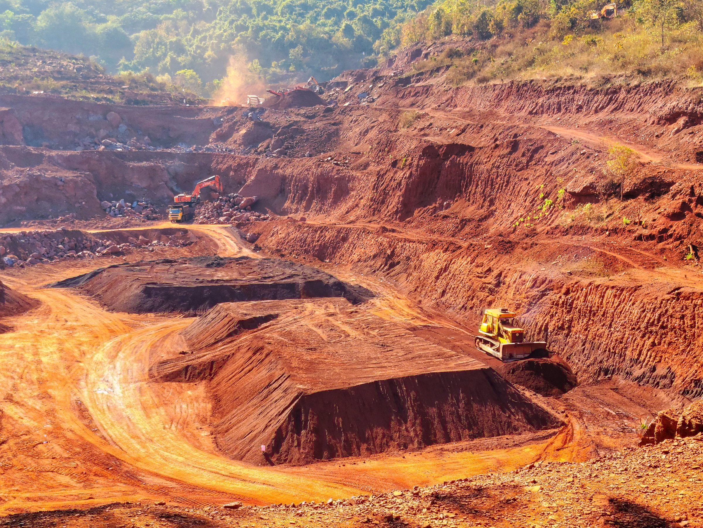 Iron ore extraction from mine pit with big machine HD