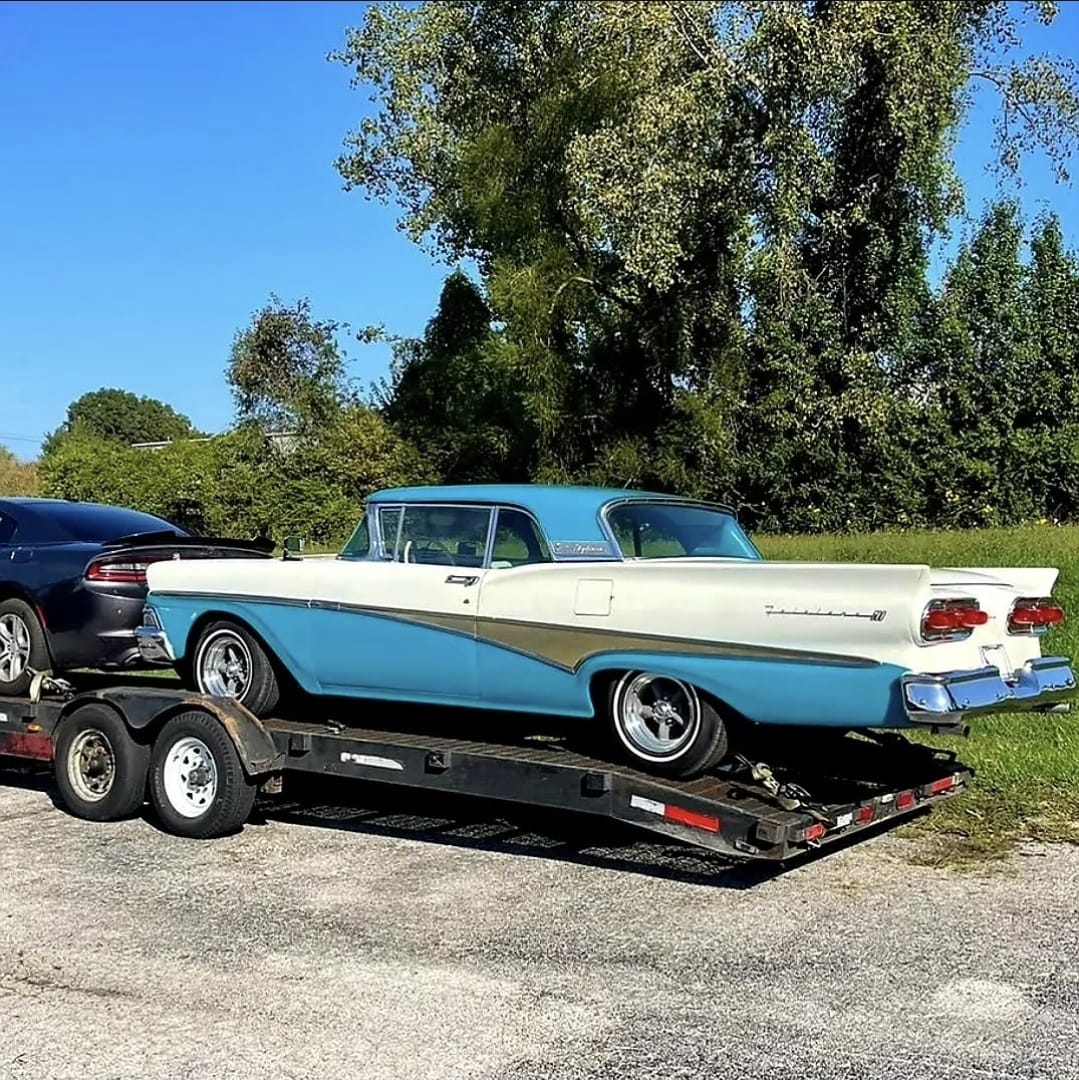 Classic vehicle logistics service