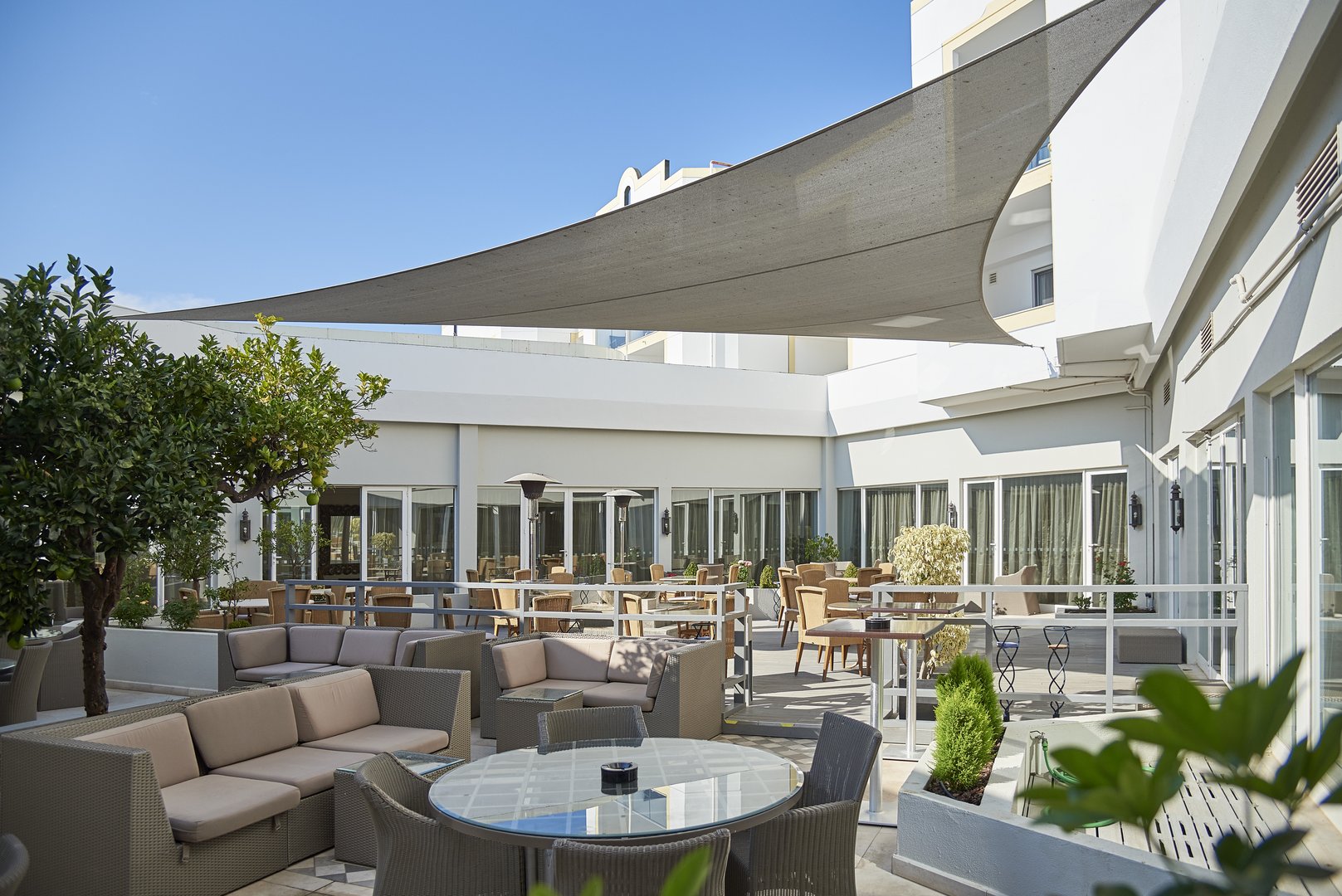 Duques Bar terrace Dona Filipa Hotel