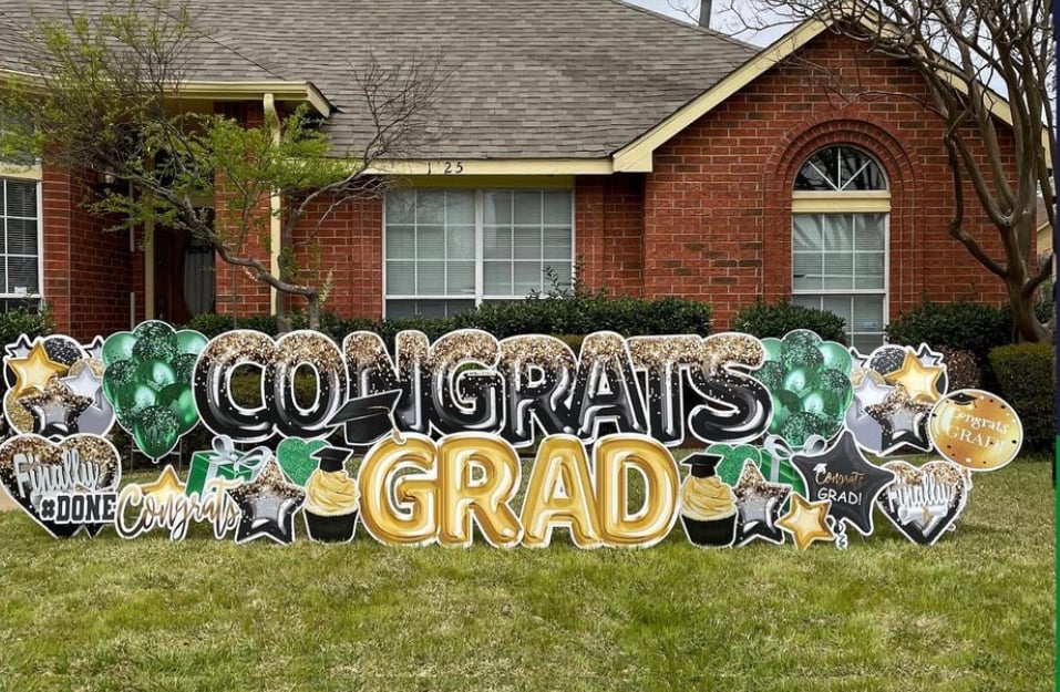 Confetti Grad yard display