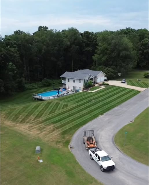 Professional lawn maintenance by Zdubs