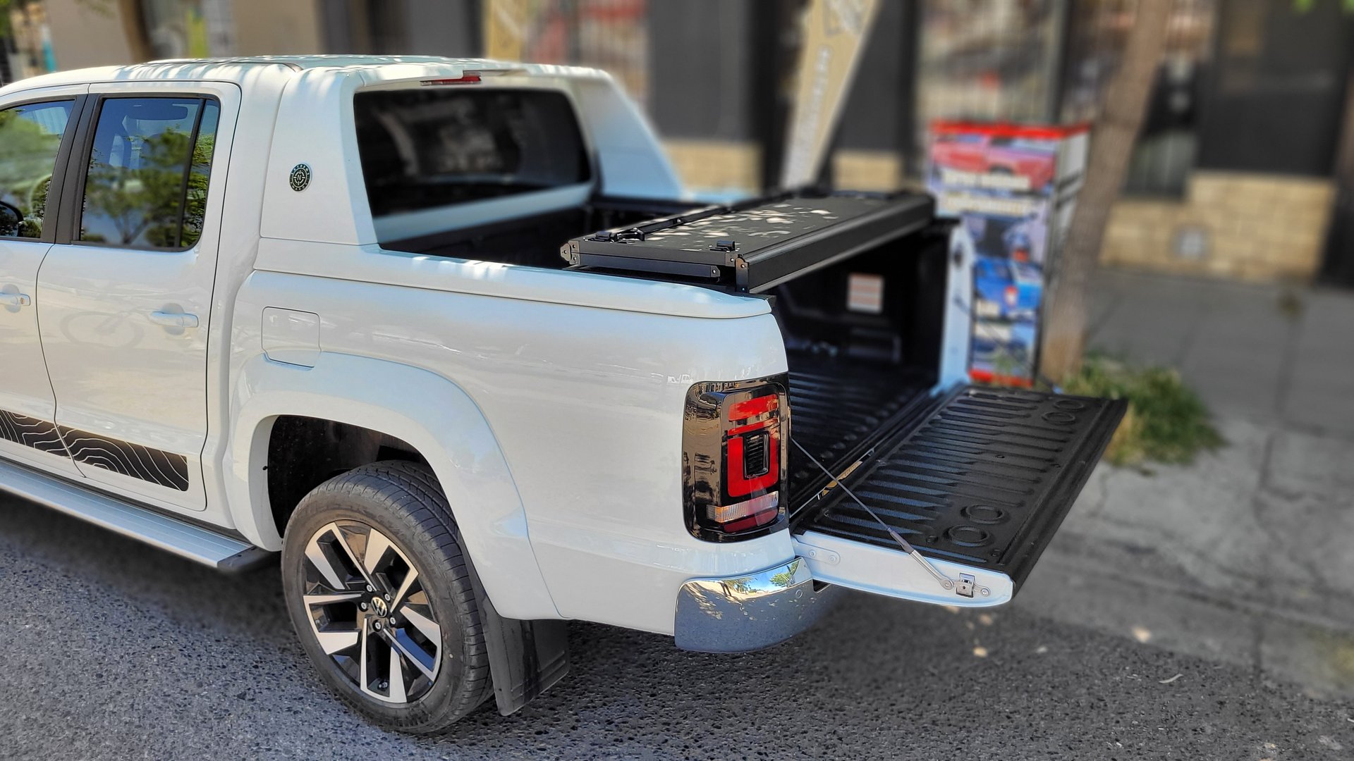 TAPA RÍGIDA PLEGABLE AMAROK EXTREME para Volkswagen Amarok