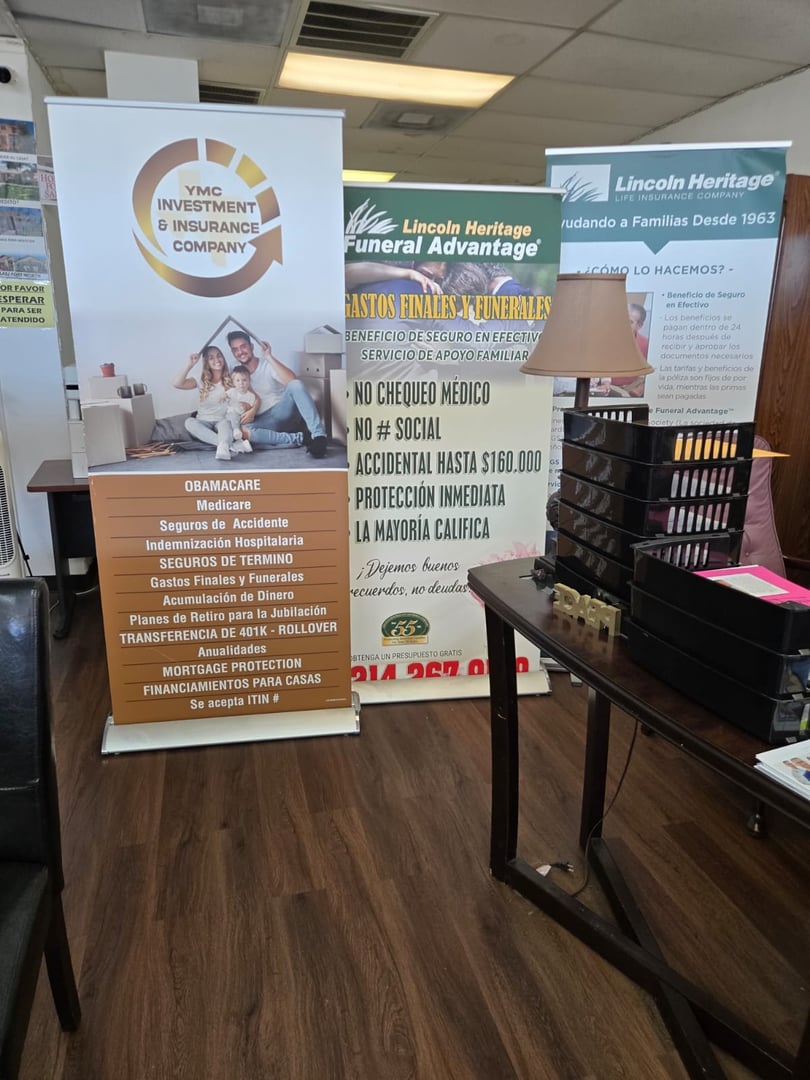 Cliente satisfecho visitando Colmex Agency