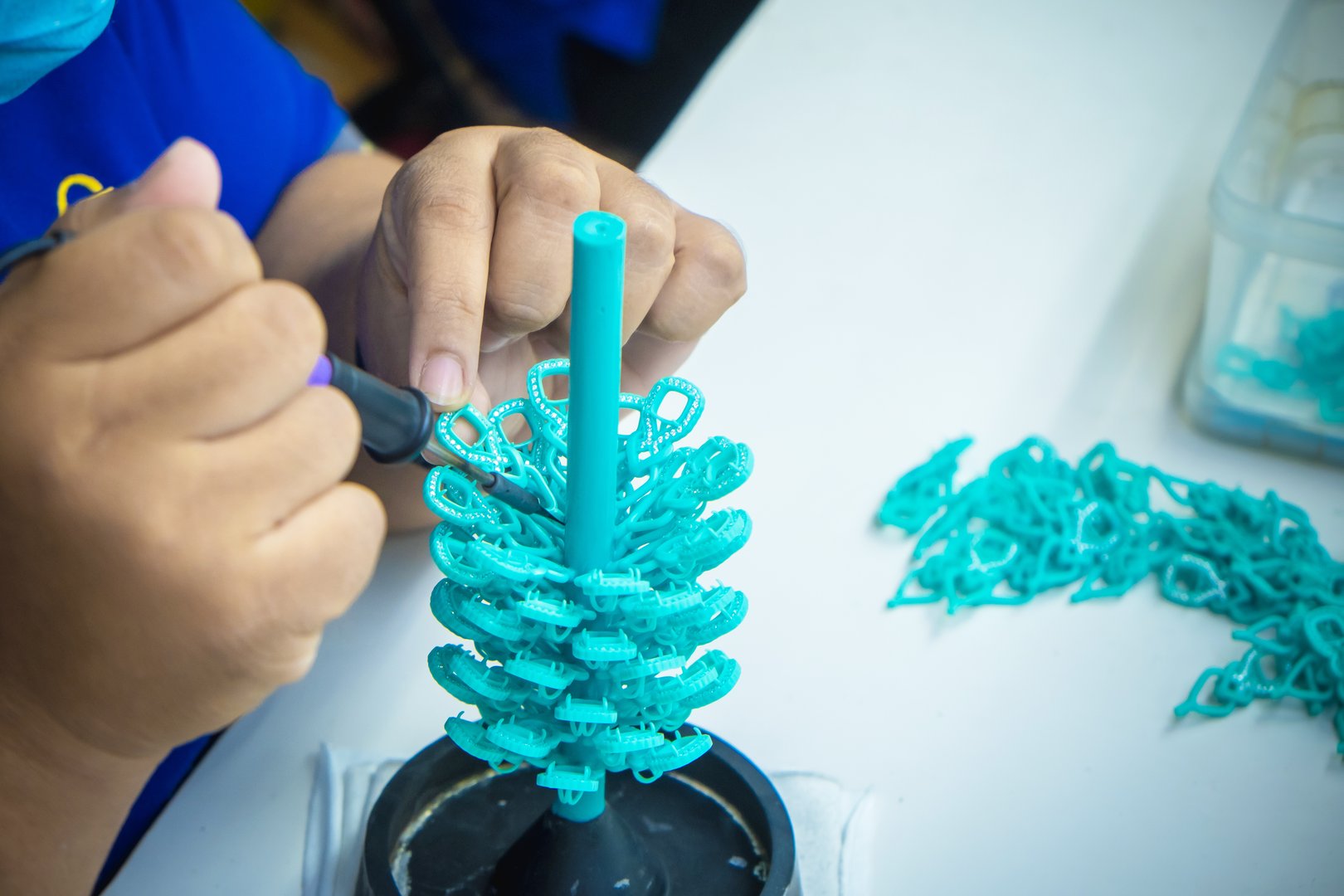 Making wax jewelry befor casting,process of making jewelry.