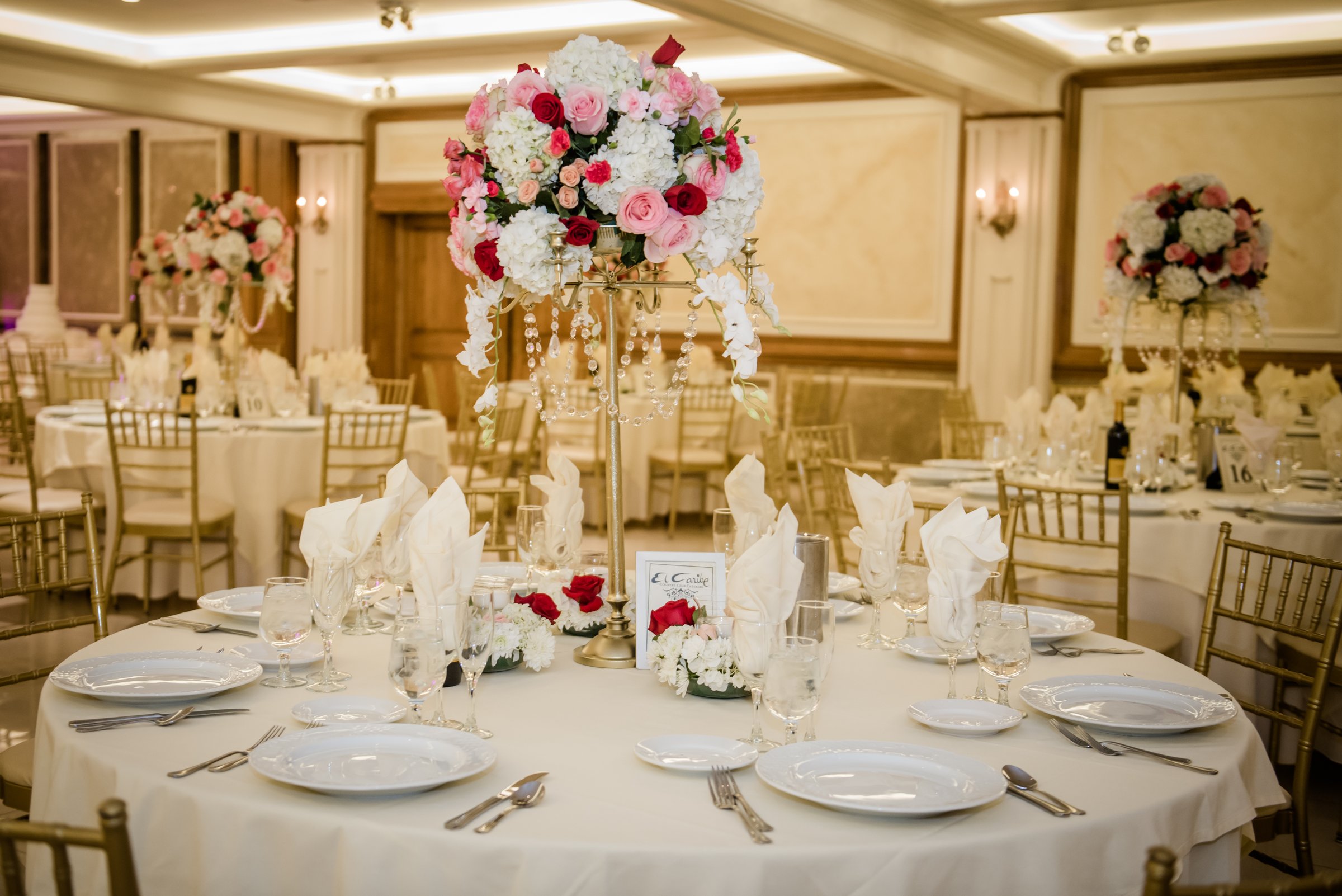 Unique hall interior decorations, providing the perfect arrangement for capturing amazing photographs and entertaining lovely guests.