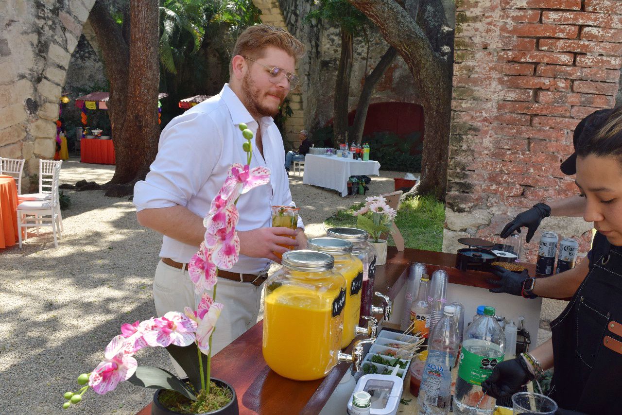 Variedad de mojitos coloridos