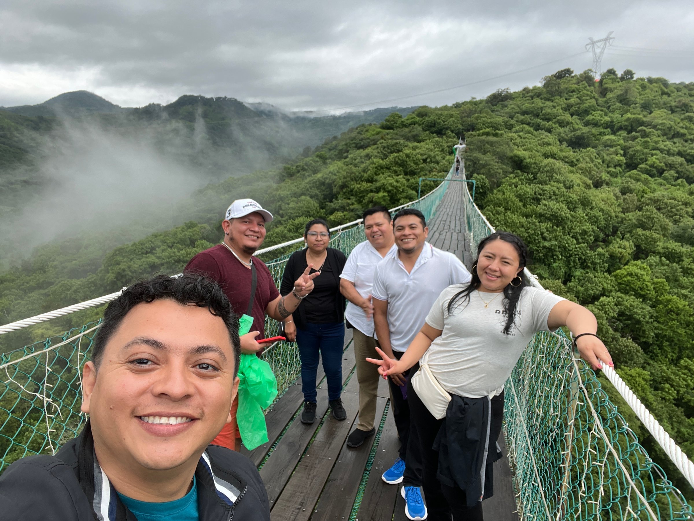 Viaje a Guadalajara - Alberto Flores