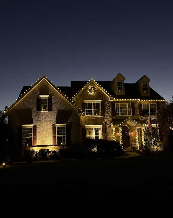 Traditional Holiday Lighting Installation