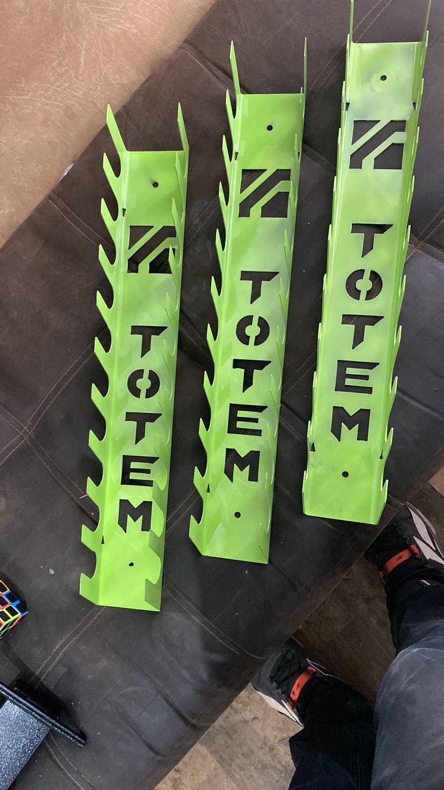 Instalaciones completas de TOTEM CORP