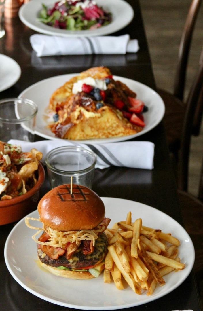 Restaurant scene