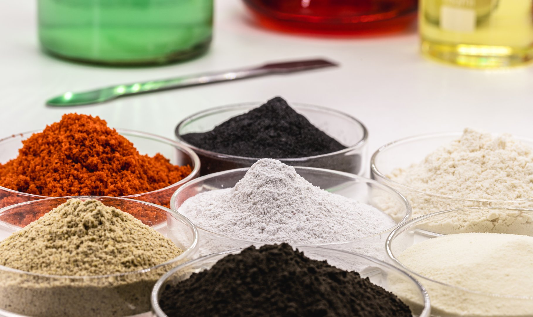 pigments for coloring, colored iron oxide, in petri dish, laboratory, precision balance, industrial use