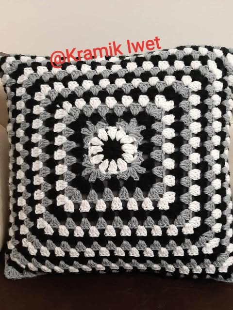 Dekoracja szydełkowa