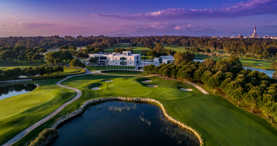 Kempinski Hotel Pool