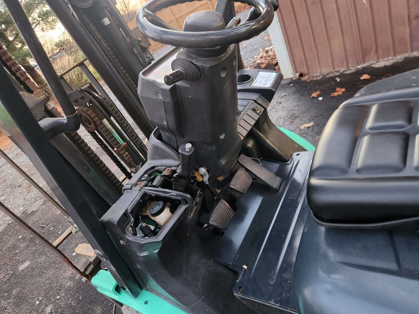 Mitsubishi FG25N forklift view