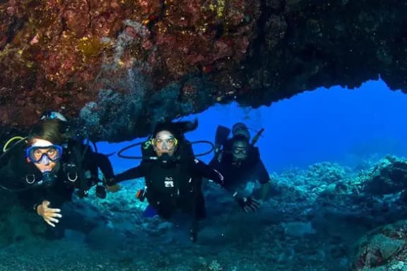 Kona Ocean Adventures two-tank morning scuba dive in Kona, Hawaiʻi