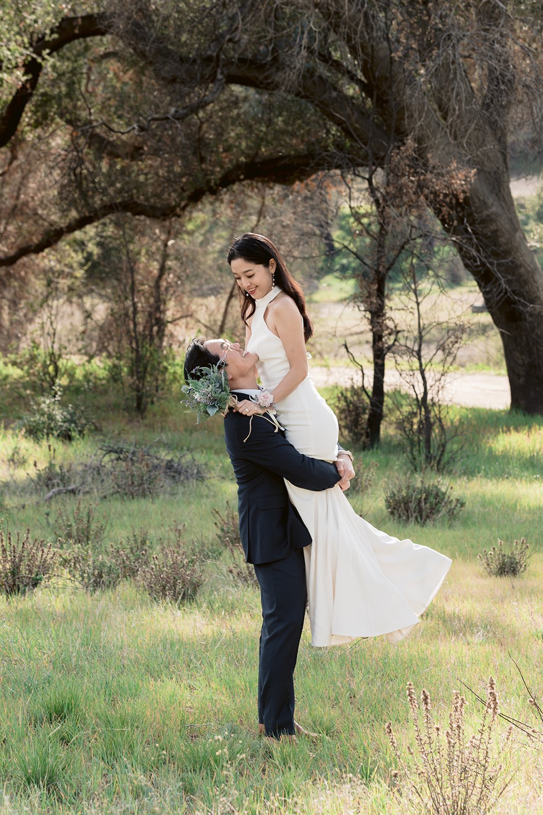 Romantic California wedding photography - stunning couple portraits by Golden State Weddings