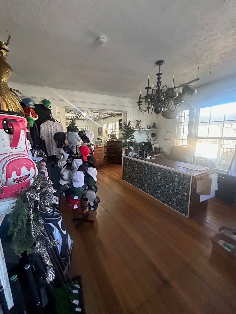 Store gallery showcase