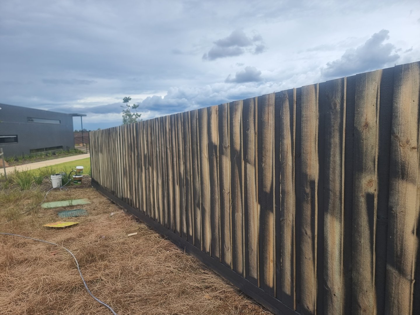 Quality Painting Group fence restoration work in progress - November 2023 project documentation